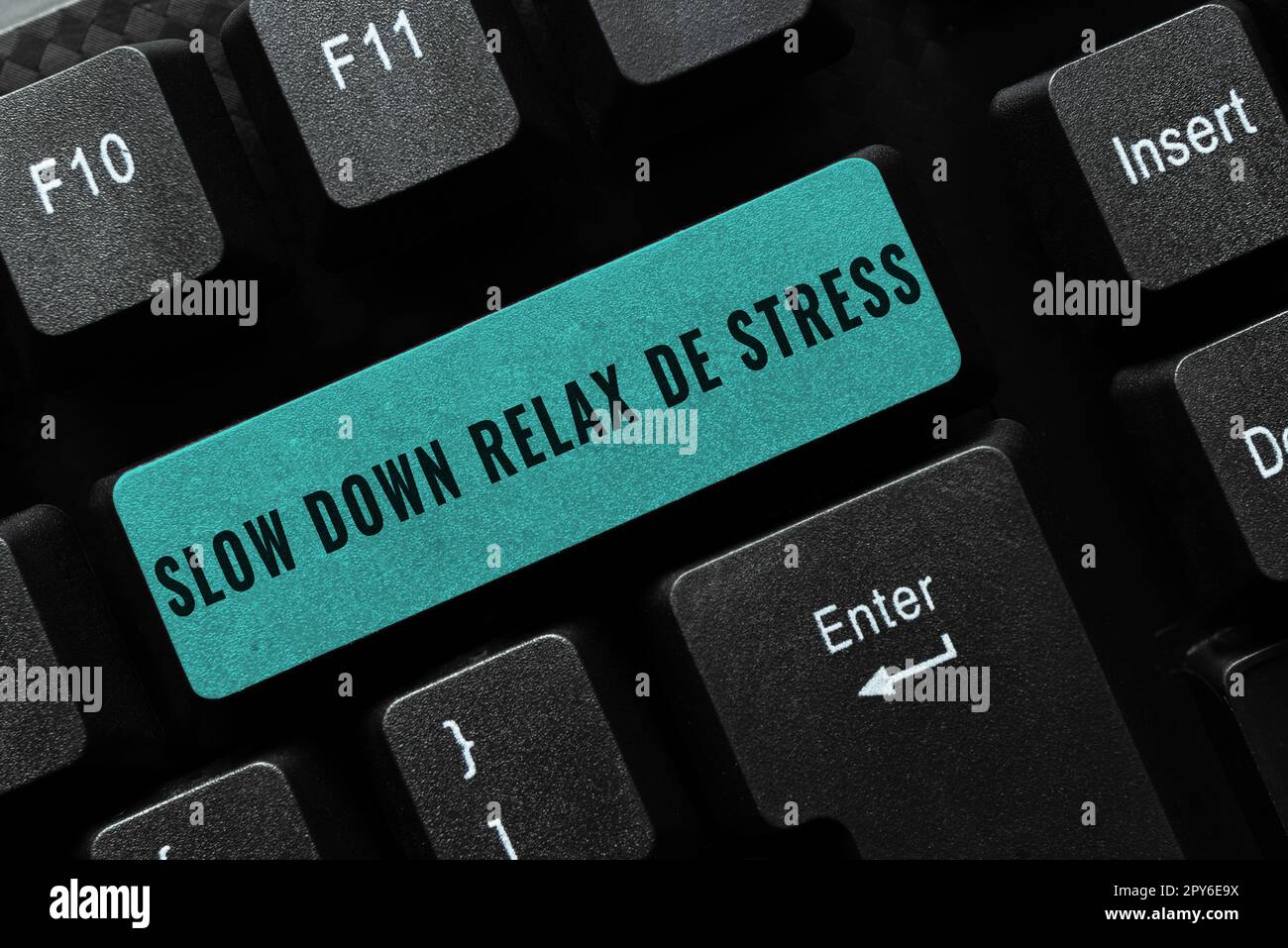 Inspiration mit Schild „Slow Down Relax De Stress“. Wort für "Pause machen" Stresspegel reduzieren Ruhe bewahren Stockfoto