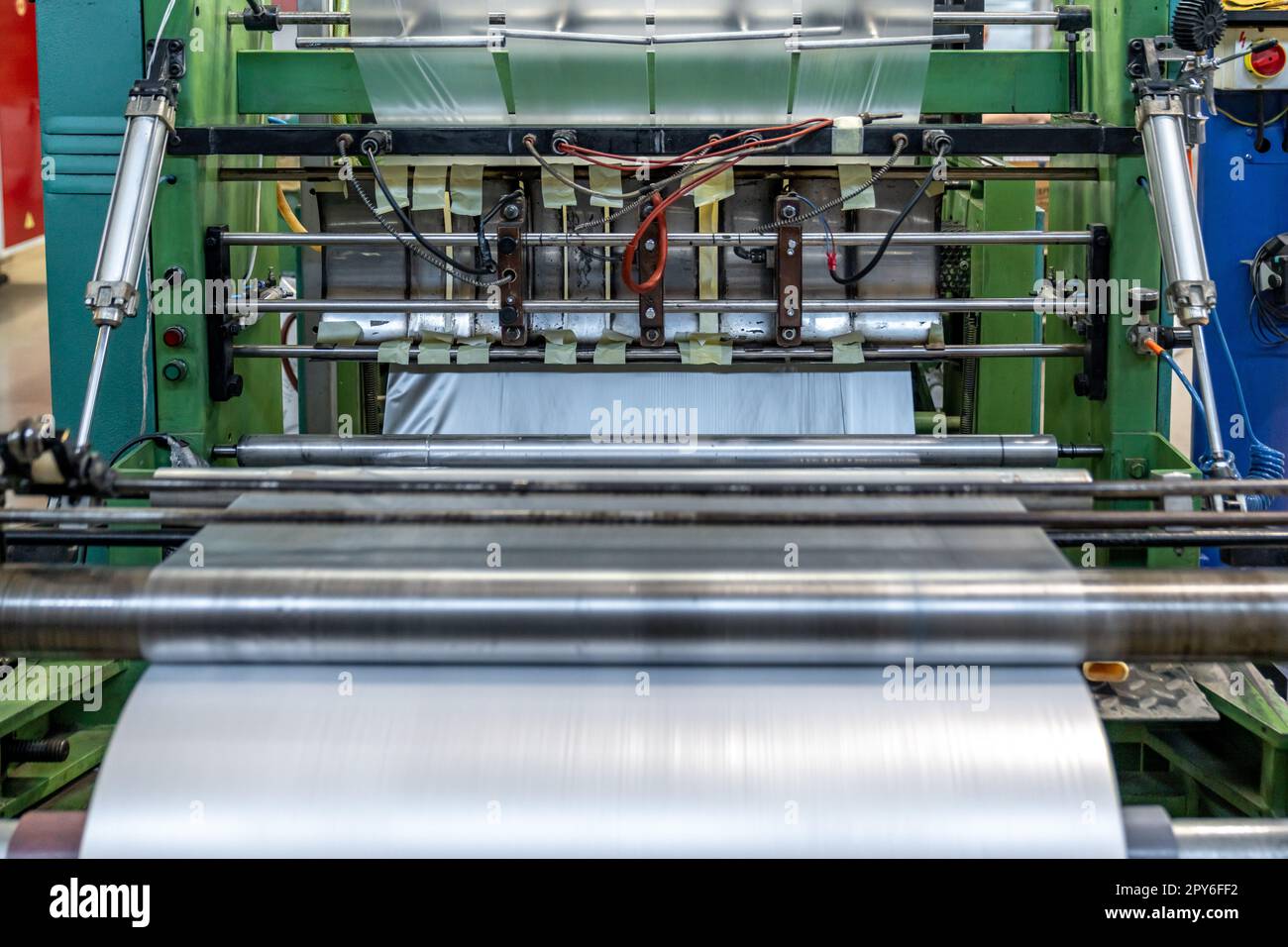 Automatisierte Herstellung von Kunststoffbeuteln Stockfoto