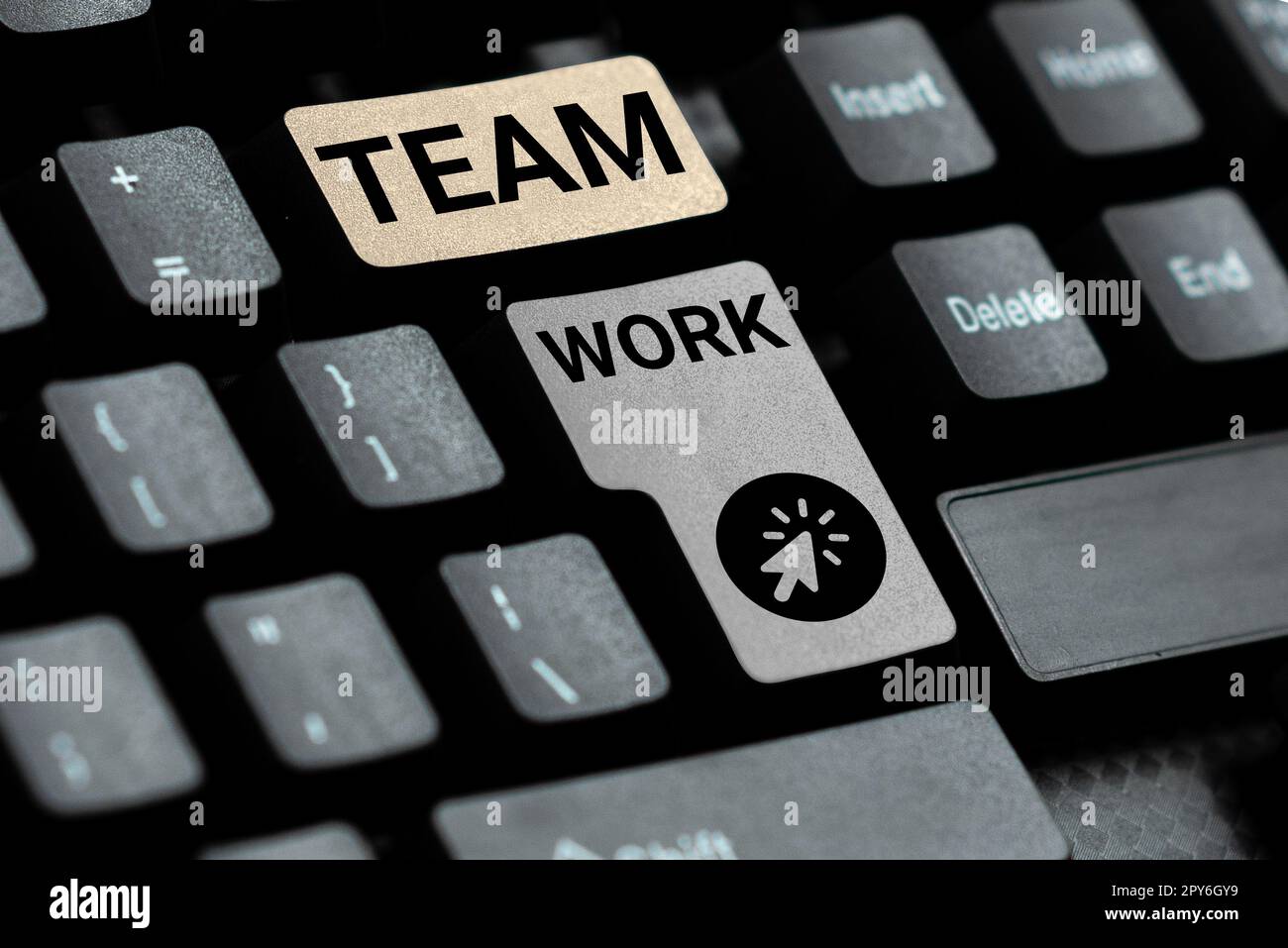 Schild mit der Aufschrift „Team Work“. Geschäftsidee kombinierte Aktion einer Workgroup-Zusammenarbeit in einer Gruppe Stockfoto