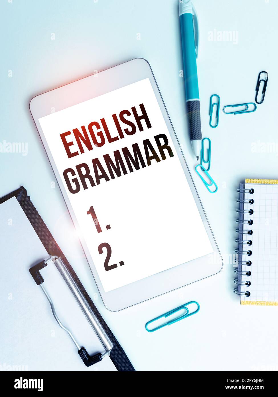 Inspiration mit Zeichen für englische Grammatik. Die Kurse zum Geschäftsansatz decken alle Ebenen der englischen Sprache und des Schreibens ab Stockfoto