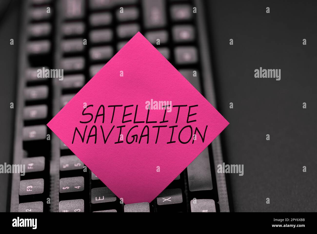Textzeichen mit Satellitennavigation. Business Concept System für autonome räumliche Positionierung Stockfoto