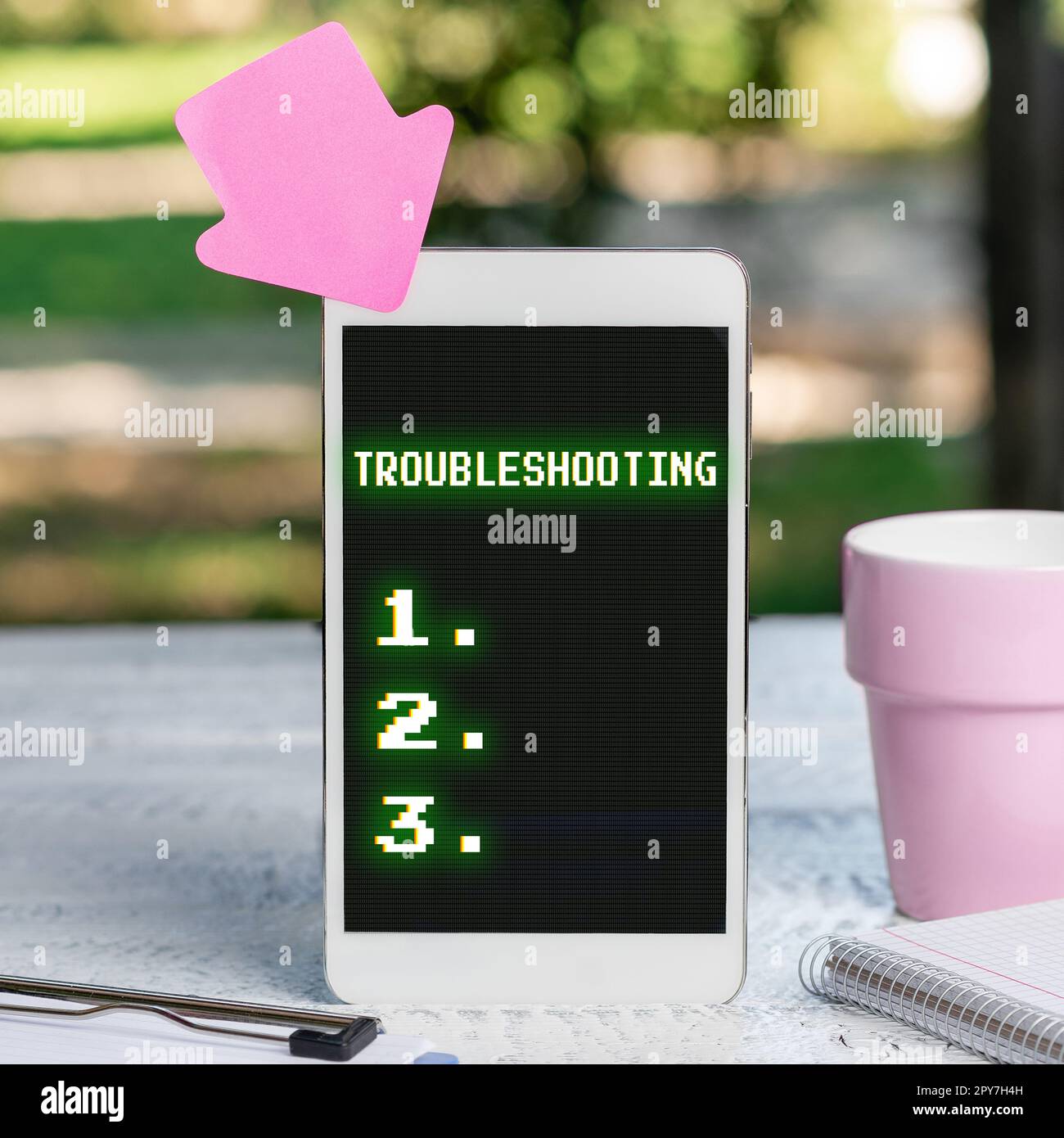 Konzeptionelle Beschriftung Fehlerbehebung. Es ist ein Wort über eine Handlung der Untersuchung oder des Umgangs mit den Problemen aufgetaucht Stockfoto