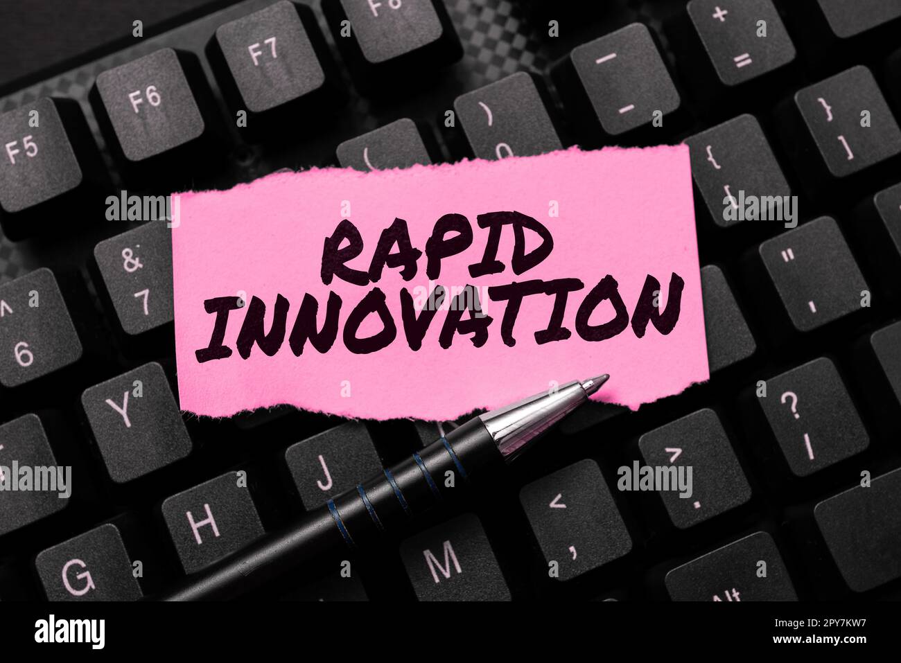 Konzeptionelle Beschriftung Schnelle Innovation. Geschäftsansatz, der charakteristisch für eine Website ist, die Suchmaschinenalgorithmen verwendet Stockfoto