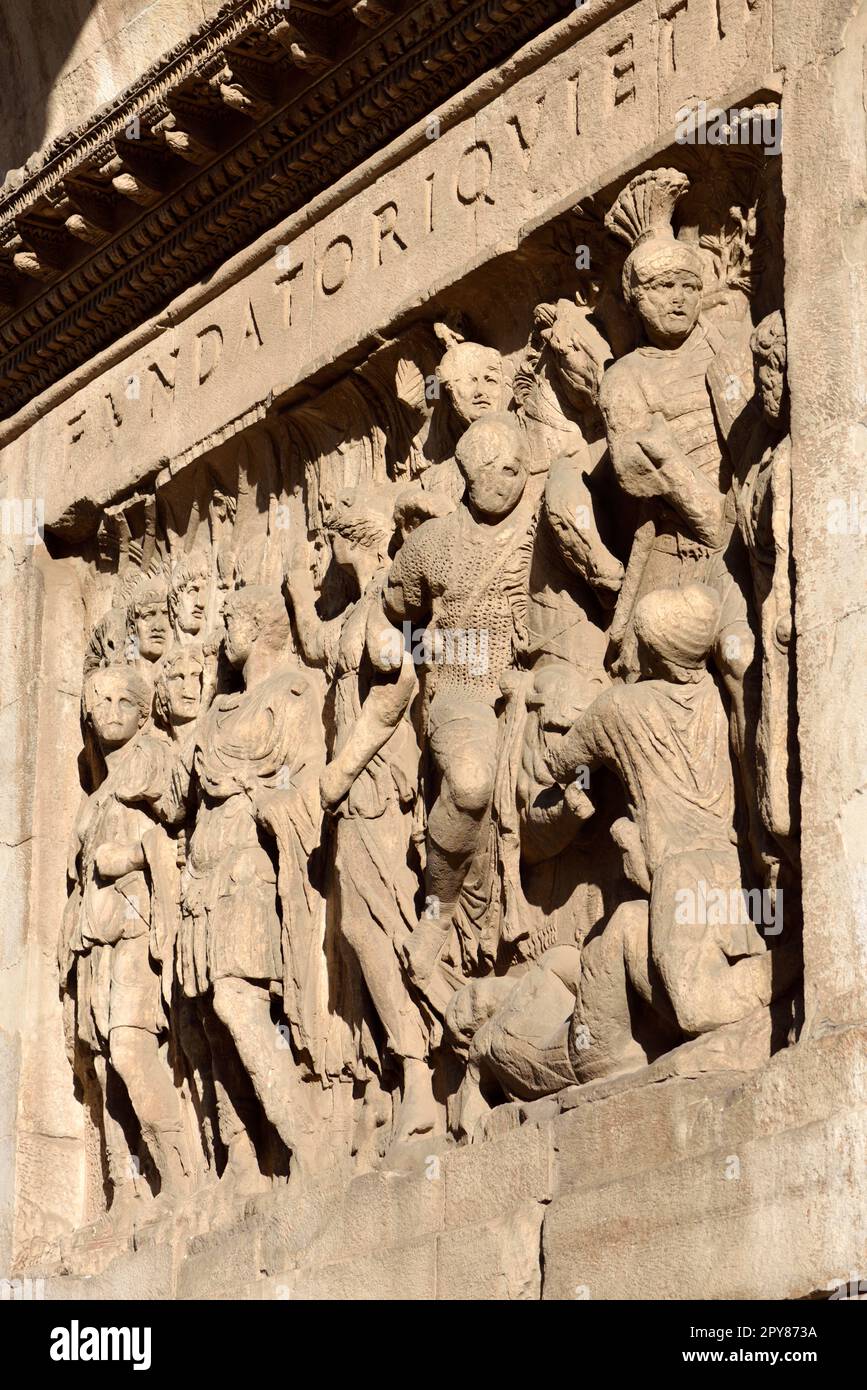 Italien, Rom, Konstantinbogen, Flachrelief Stockfoto