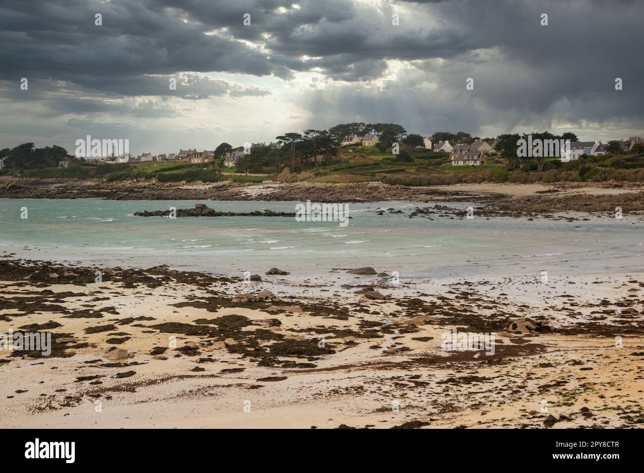 Blick auf die berühmte und kleine Insel Batz Stockfoto