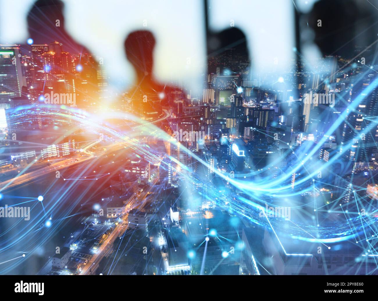 Schnelle Verbindung in die Stadt bei Nacht. Abstrakte Technologie Hintergrund Stockfoto
