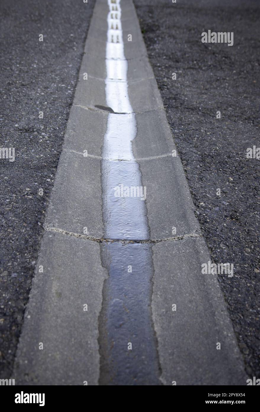 Nasser Straßenboden Stockfoto
