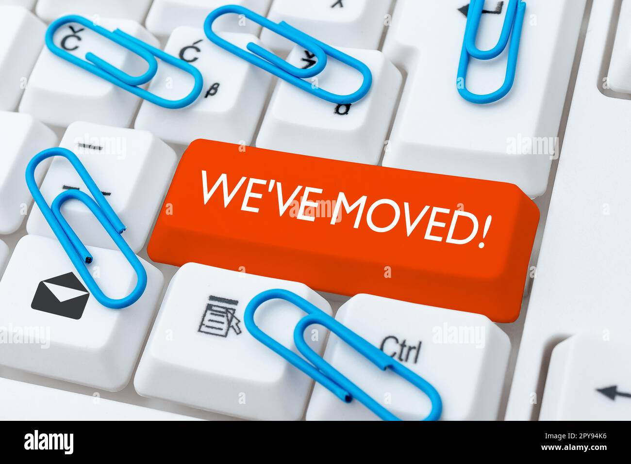 Konzeptuelle Darstellung We'Ve bewegte sich. Geschäftskonzept, das von einem anderen Ort im selben oder einem anderen Land leben wird Stockfoto