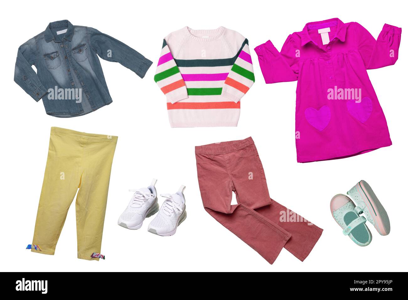 Collage-Set mit Mädchen Frühlingssommerkleidung isoliert. Bekleidungskollektion für Damen. Baby-Mode-Outfit für Kinder. Farbenfrohe, stylische Jeans Jacke, Pullover, Hose, Schuhe. Stockfoto