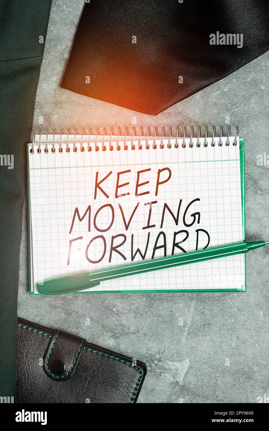 Handschriftlicher Text geht weiter. Wort für Einladung jeder, der Dinge oder Dinge nicht kompliziert oder wichtig macht Stockfoto