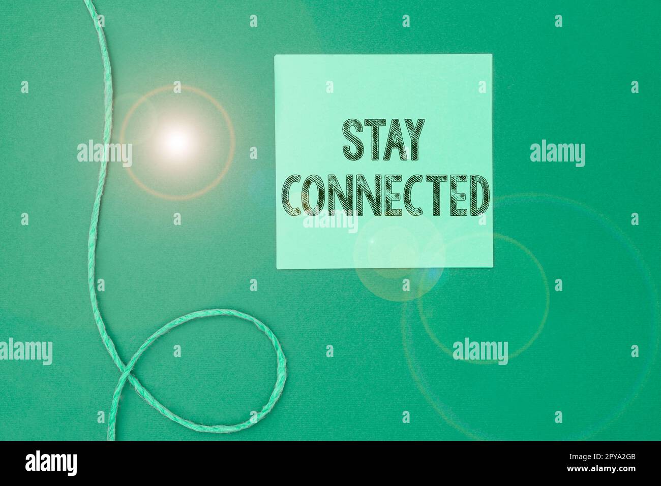 Schild mit der Aufschrift Stay Connected. Geschäftsüberblick, um miteinander zu kommunizieren und in Kontakt zu bleiben Stockfoto