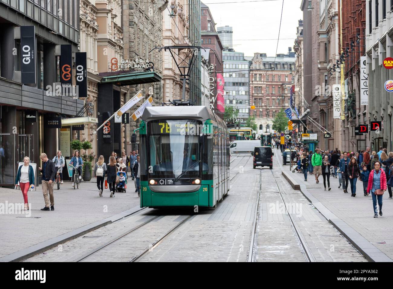 Straßenbahn, Stadtzentrum, Fußgängerzone, Helsinki, Finnland Stockfoto