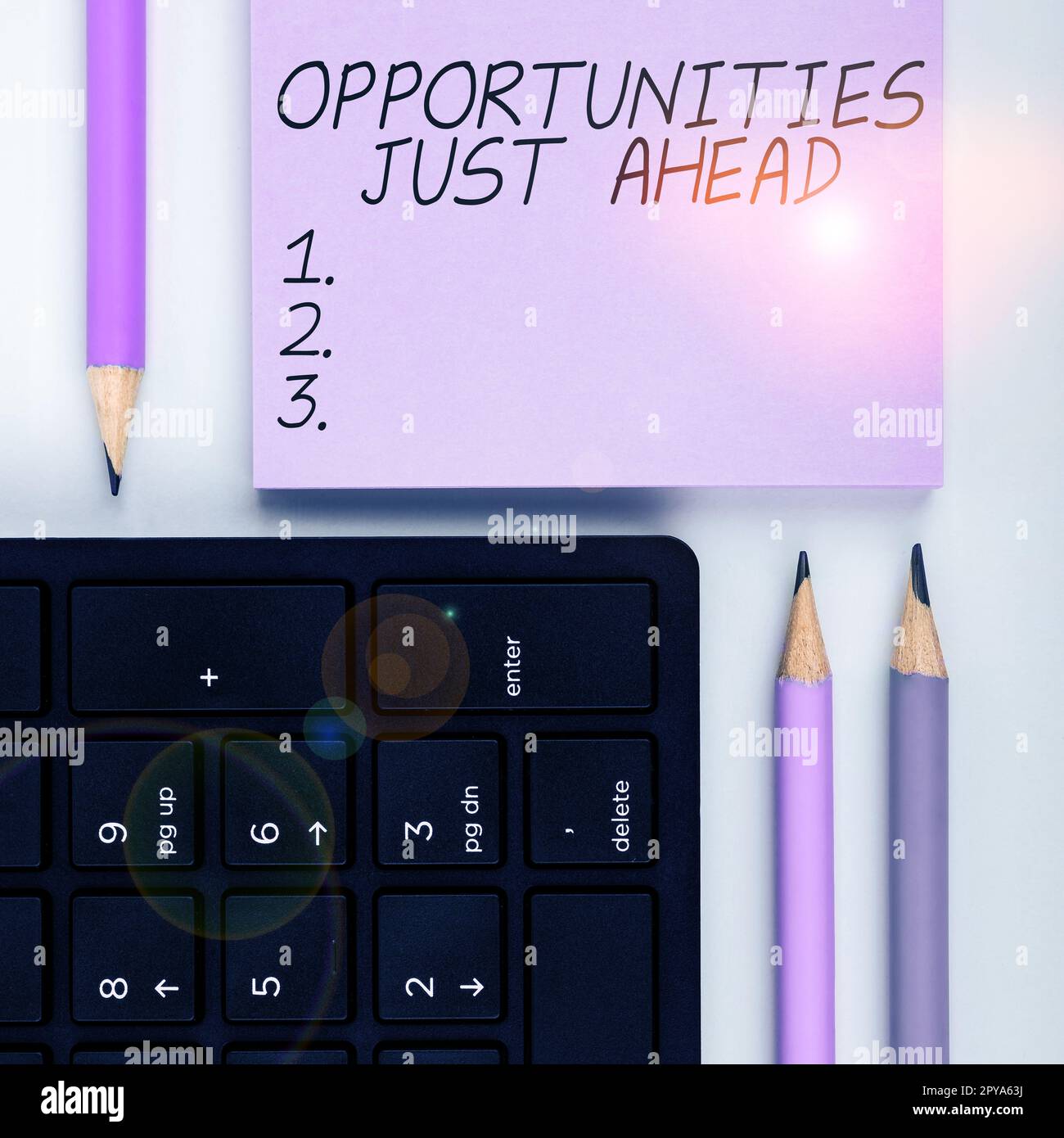 Text mit Inspirationsmöglichkeiten direkt vor uns. Ein paar Umstände, die es ermöglichen, etwas in kurzer Zeit zu tun Stockfoto