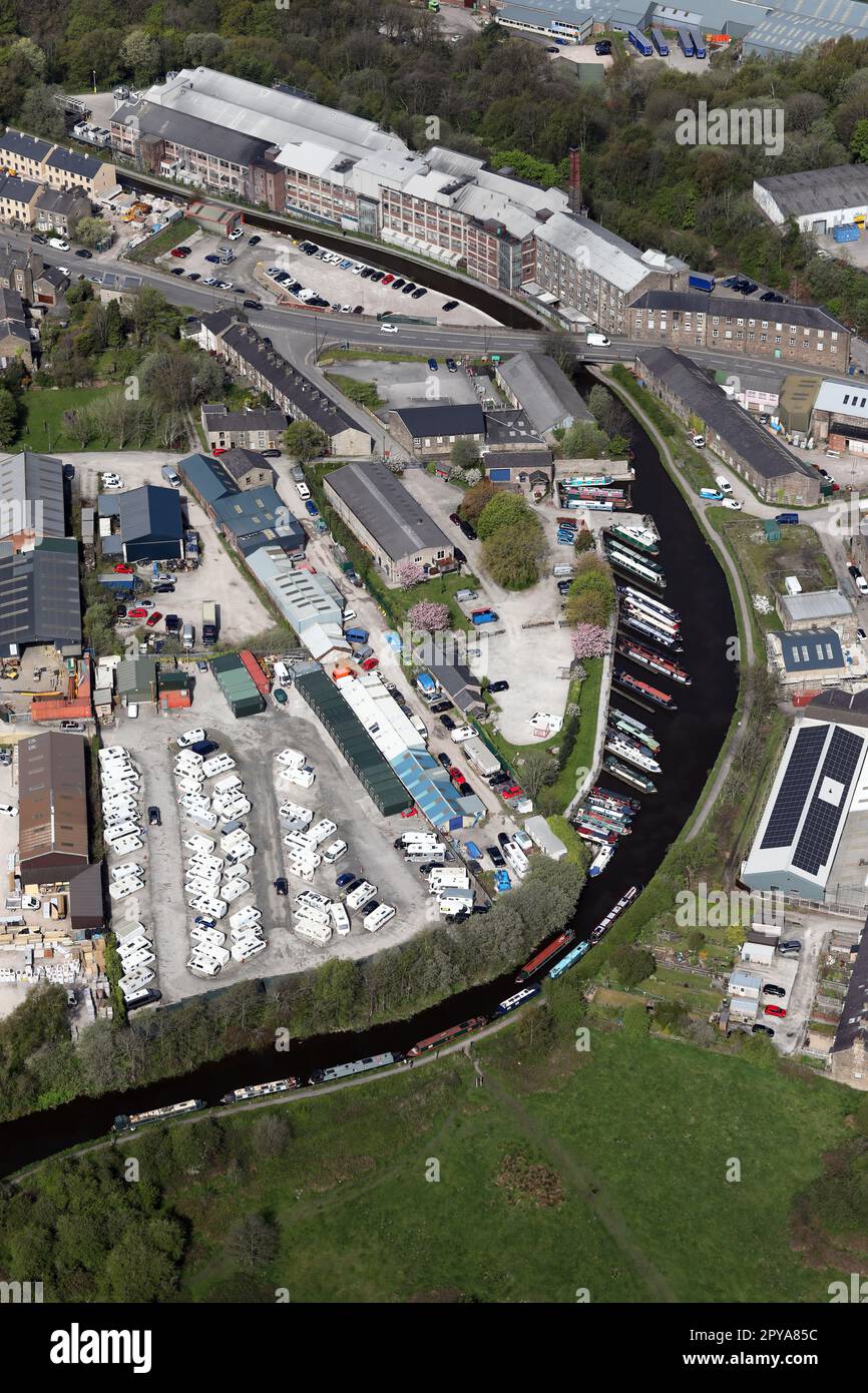 Luftaufnahme der New Mills Marina am Peak Forest Canal in New Mills, High Peak, Derbyshire Stockfoto