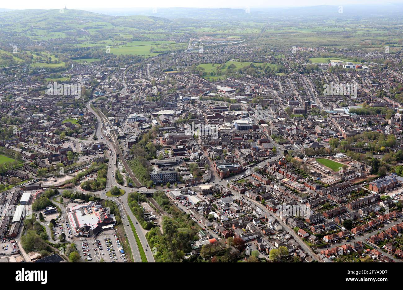 Blick aus der Vogelperspektive auf das Stadtzentrum von Macclesfield vom Norden aus nach Süden, Cheshire Stockfoto