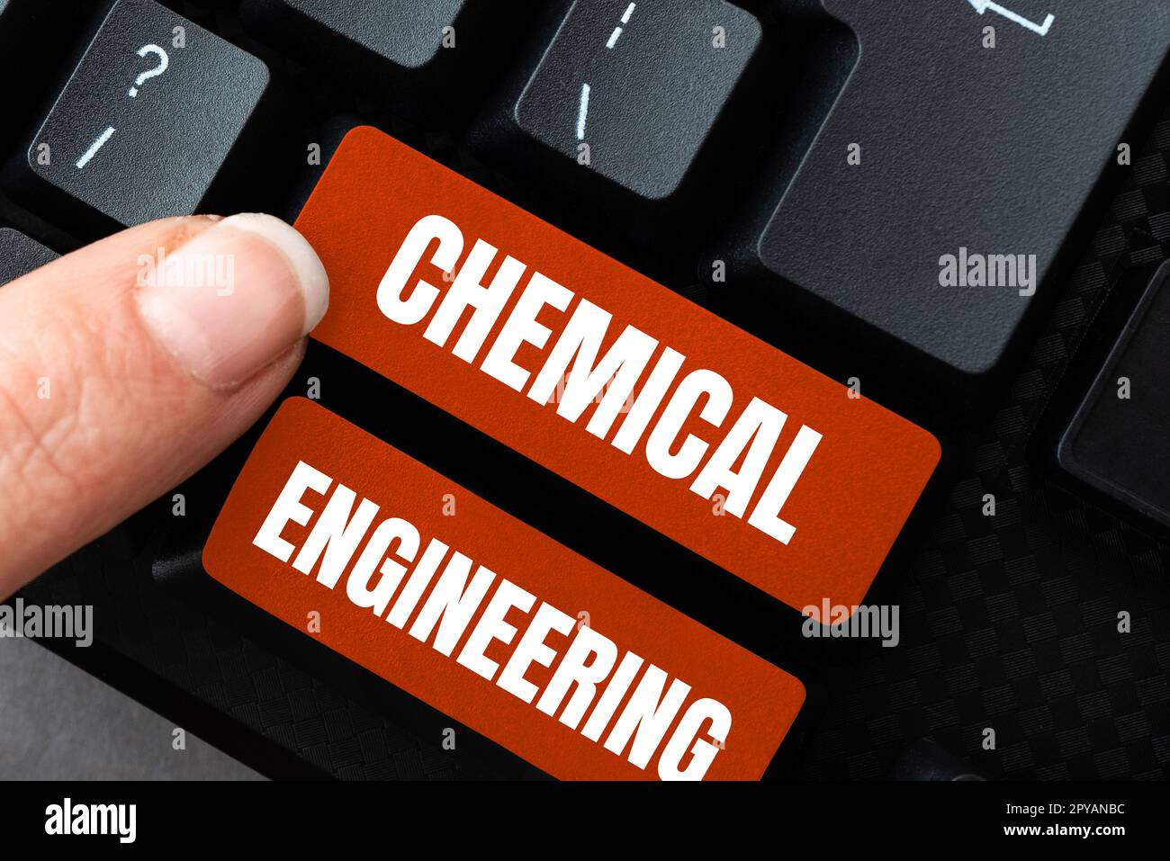 Schreiben mit Textanzeige Chemical Engineering. Geschäftsidee, die Dinge entwickelt, die sich mit der industriellen Anwendung der Chemie befassen Stockfoto