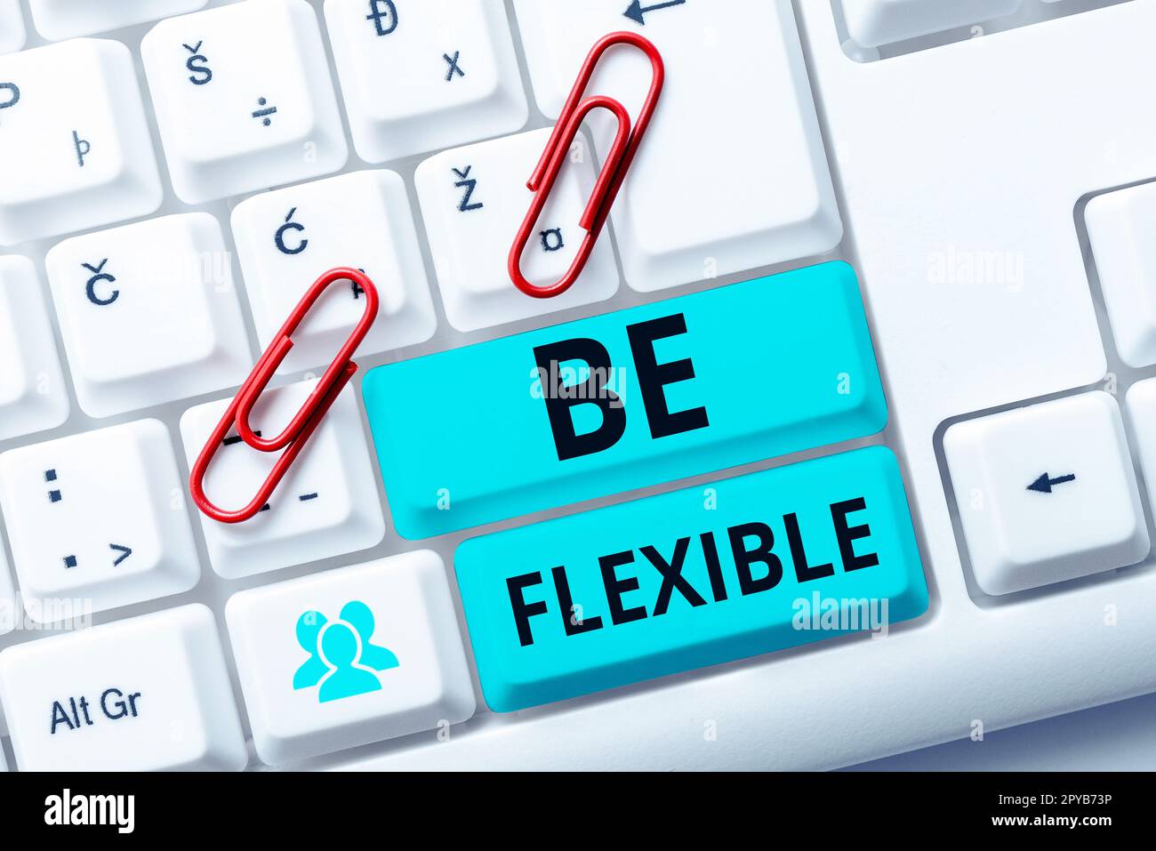 Handgeschriebenes Schild flexibel sein. Wort für Fähigkeit, leicht geändert zu werden, um auf veränderte Umstände zu reagieren Stockfoto