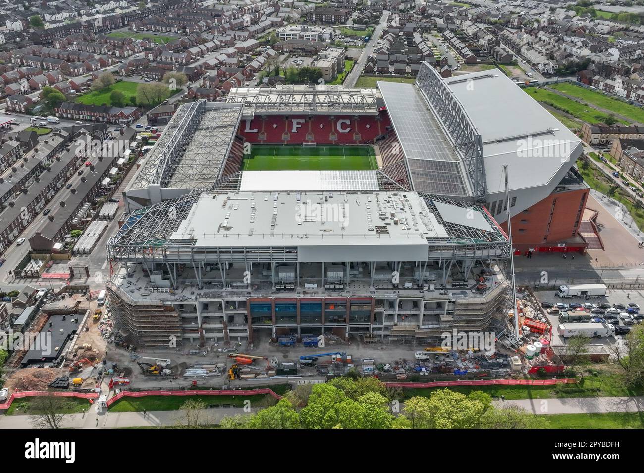 Die Bauarbeiten am Ende der Anfield Road von Anfield vor dem Premier