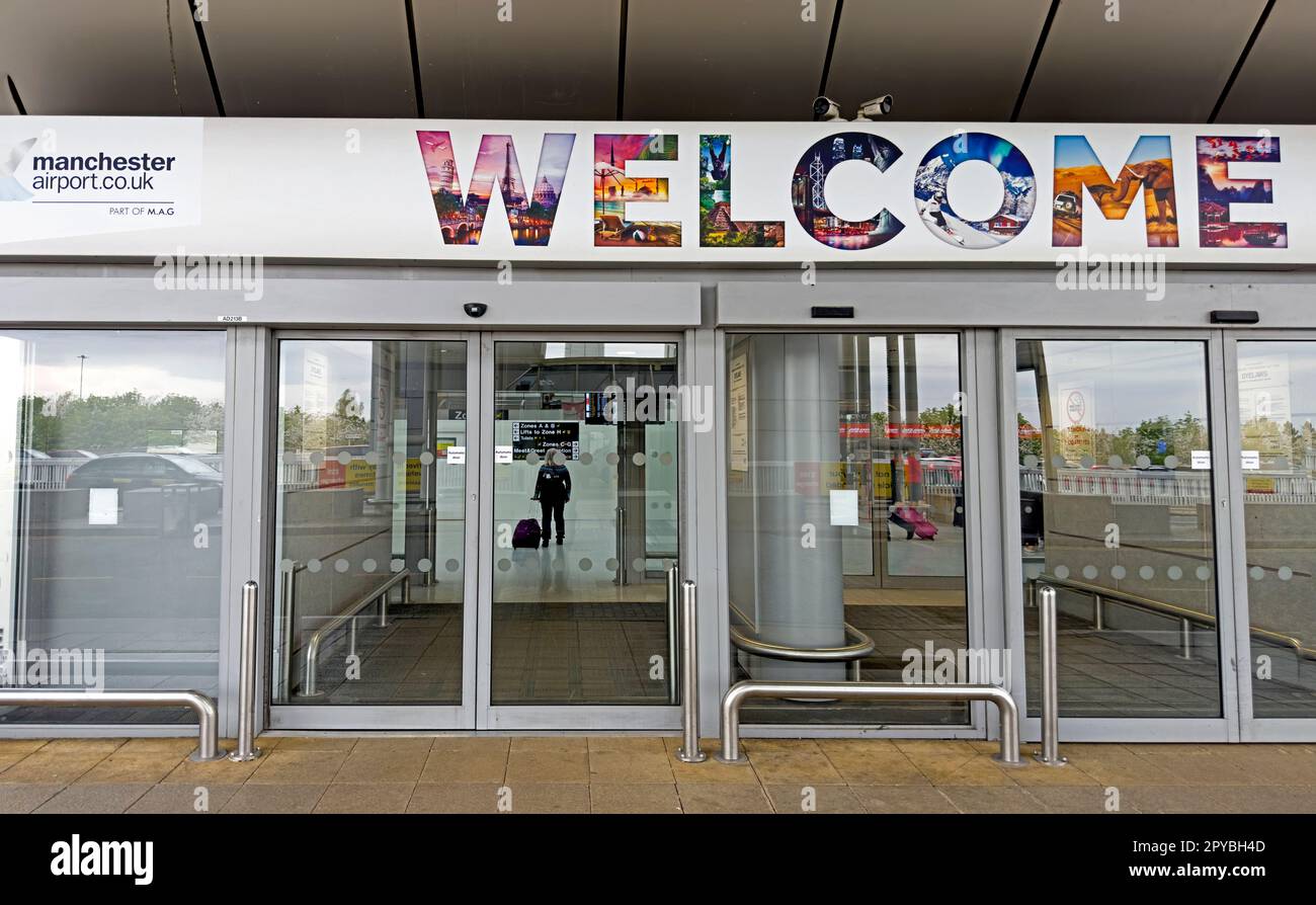 Willkommen am internationalen Flughafen Manchester, England, M90 1QX Stockfoto