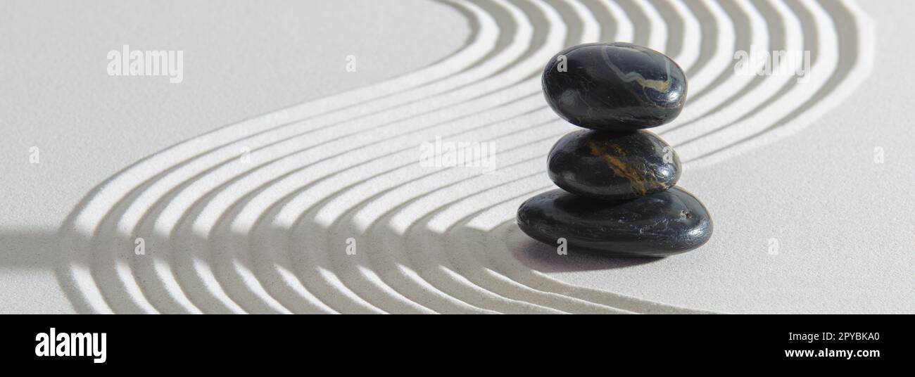 Japanische Zen Garten mit Stein in strukturierter Sand Stockfoto