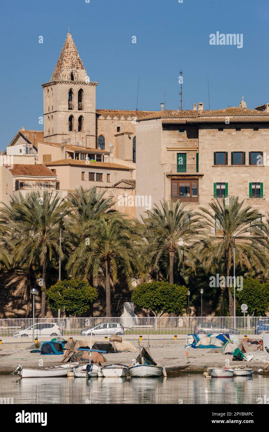 Pfarrkirche Santa Creu, gegründet von Berenguer de Palou, Bischof von Barcelona, im 13. Jahrhundert. Riba Pier, Palma. Mallorca. Balearischer Islan Stockfoto