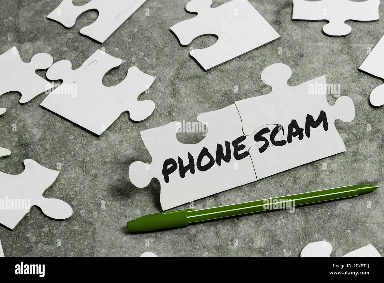Schild mit der Anzeige „Telefonbetrug“. Geschäftsansatz für unerwünschte Anrufe, um Produkte oder Dienstleistungen zu bewerben Telesales Stockfoto