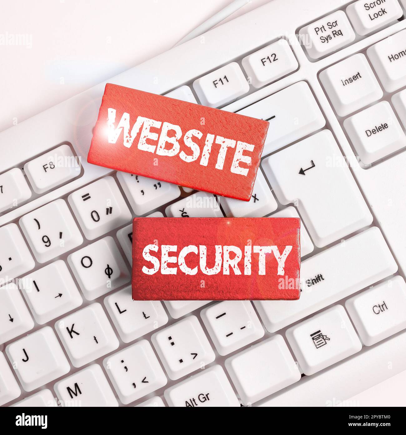 Handschriftliches Schild Website Security. Konzept, das eine wichtige Komponente zum Schutz und zur Sicherung von Websites darstellt Stockfoto