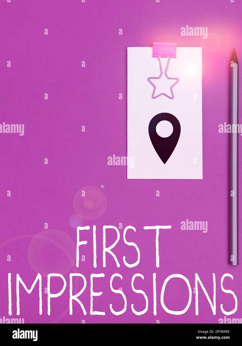 Handgeschriebenes Schild erste Eindrücke. Konzept bedeutet, was eine Person von Ihnen hält, wenn sie Sie zum ersten Mal trifft Stockfoto