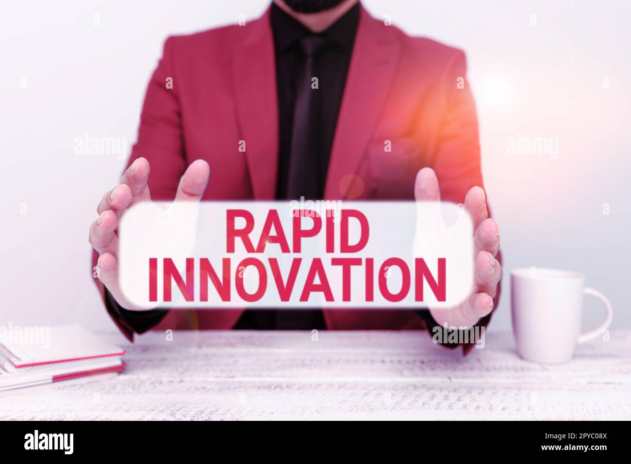 Schreiben mit Text Rapid Innovation. Konzept, das charakteristisch für eine Website ist, die Suchmaschinenalgorithmen verwendet Stockfoto