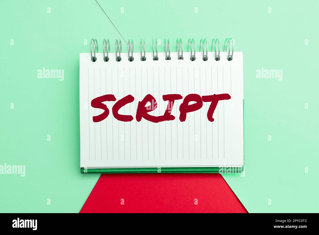 Textskript wird angezeigt. Wort für Handschrift im Unterschied zu gedruckten Spielfiguren Stockfoto