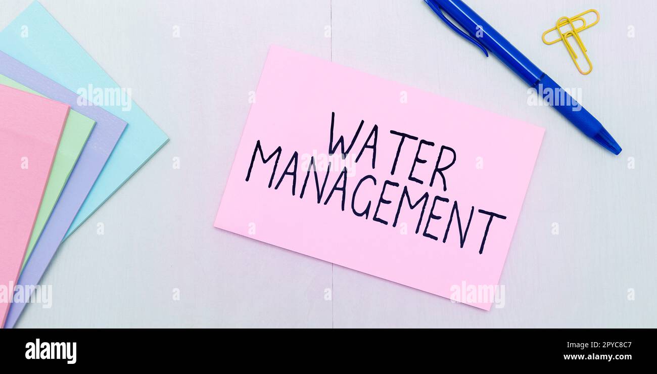 Schreiben, in dem Text Water Management angezeigt wird. Konzeptfoto optimale Nutzung von Wasserressourcen im Rahmen definierter Wasserpolitiken Stockfoto