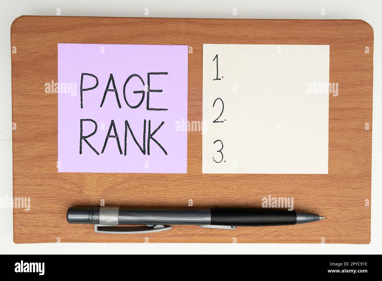 Schreiben mit Anzeige des Textes Seitenrang. Internetkonzept ein Wert, der einer Webseite als Maß für ihre Beliebtheit zugewiesen wird Stockfoto