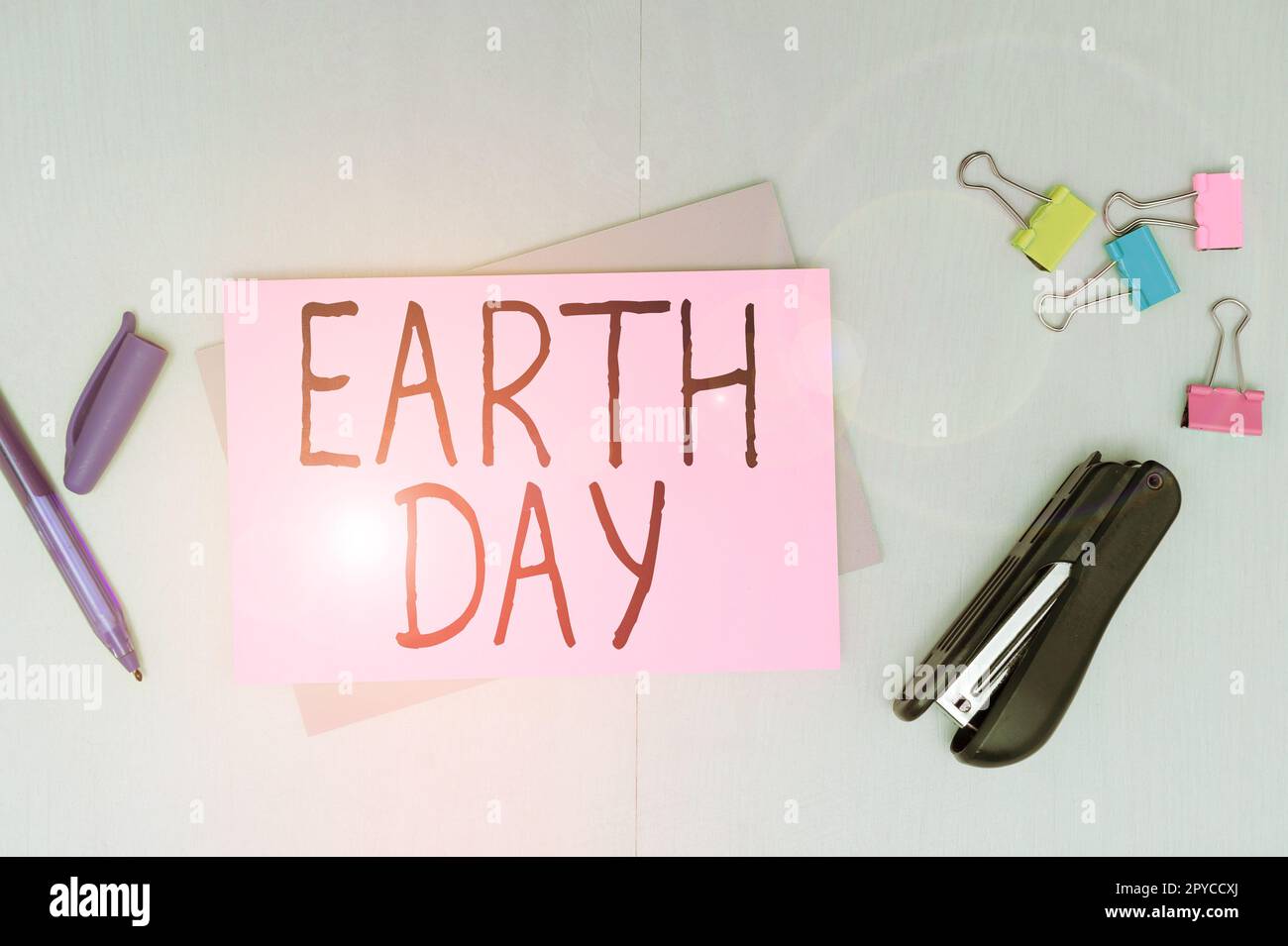 Textunterschrift präsentiert den Tag der Erde. Unternehmensübersicht Weltweite Feier des ökologischen Umweltschutzes Stockfoto