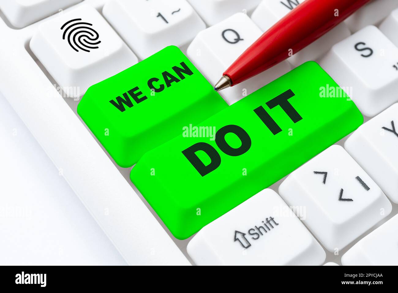 Ein handschriftliches Schild "Wir können es tun". Wort für Wort, betrachte dich selbst als mächtige, fähige Person Stockfoto