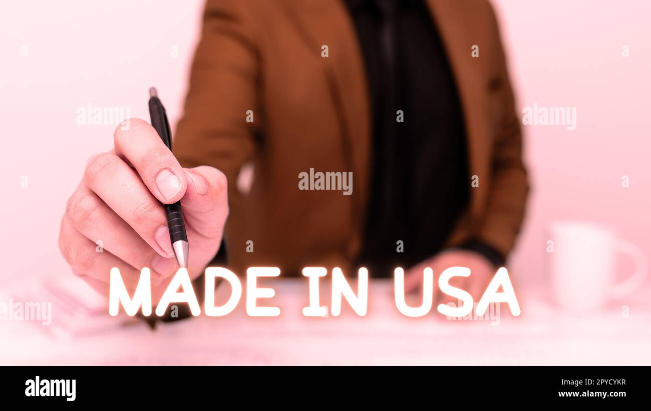 Schild, das „Made in USA“ anzeigt. Wort für die amerikanische Marke „USA hergestelltes lokales Produkt“ Stockfoto