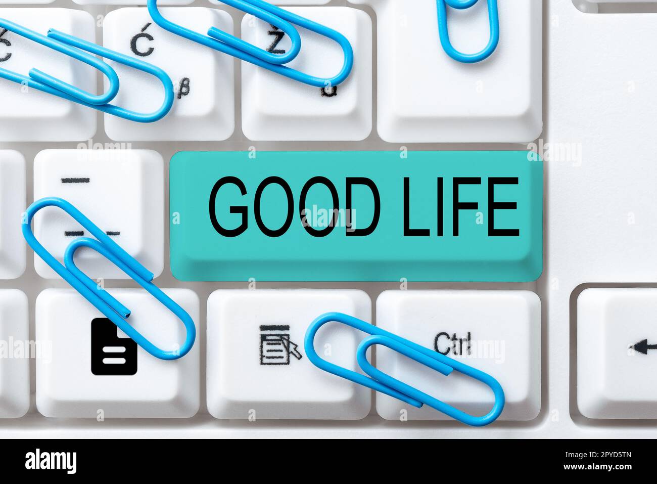 Textzeichen mit „Good Life“. Konzept bedeutet, in Komfort und Luxus zu leben, ohne Probleme oder Sorgen Stockfoto