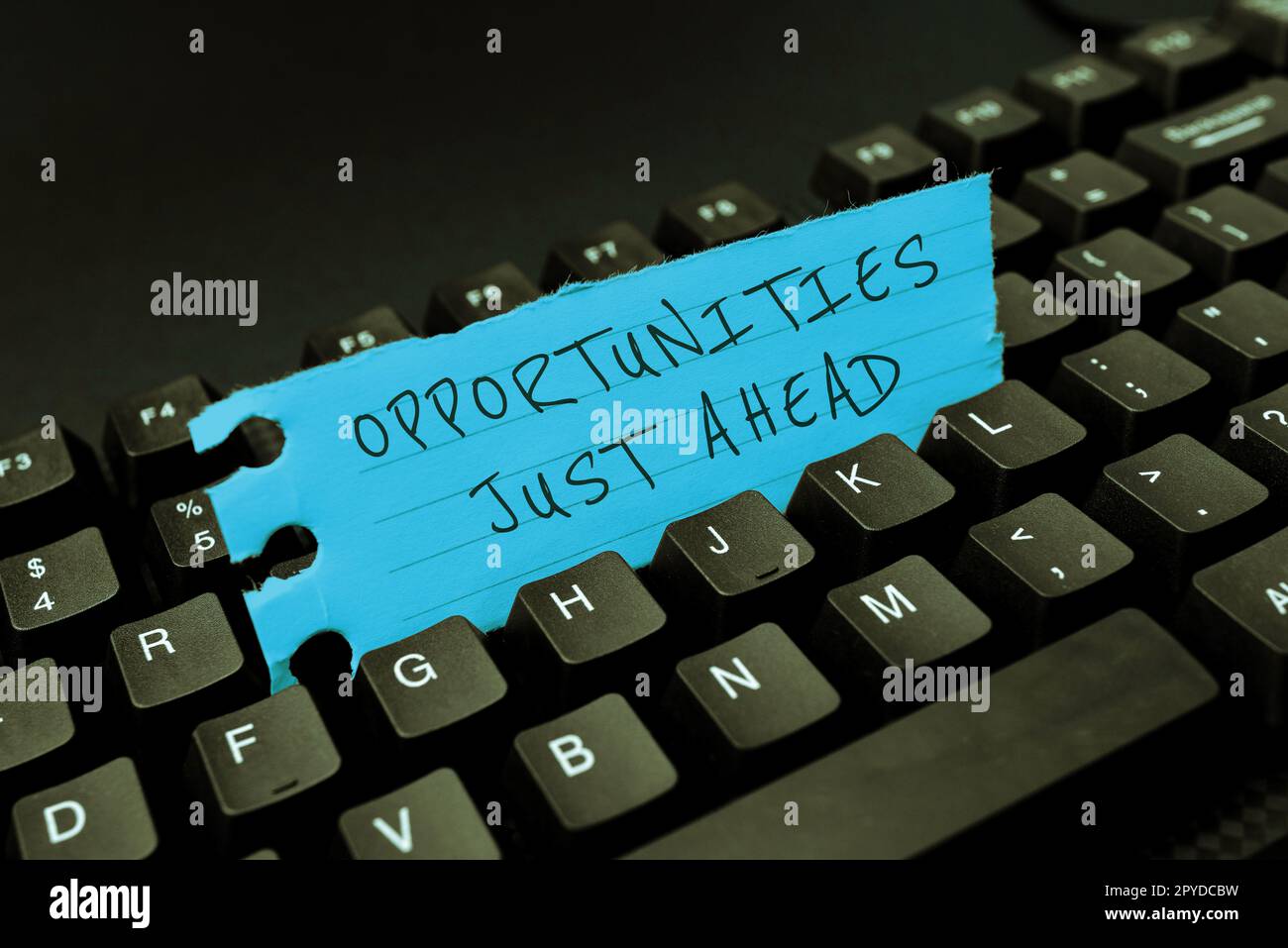 Die Möglichkeit, mit der Hand zu schreiben, liegt direkt vor uns. Geschäftskonzepte – Zusammenstellung von Umständen, die es ermöglichen, etwas in kurzer Zeit zu tun Stockfoto