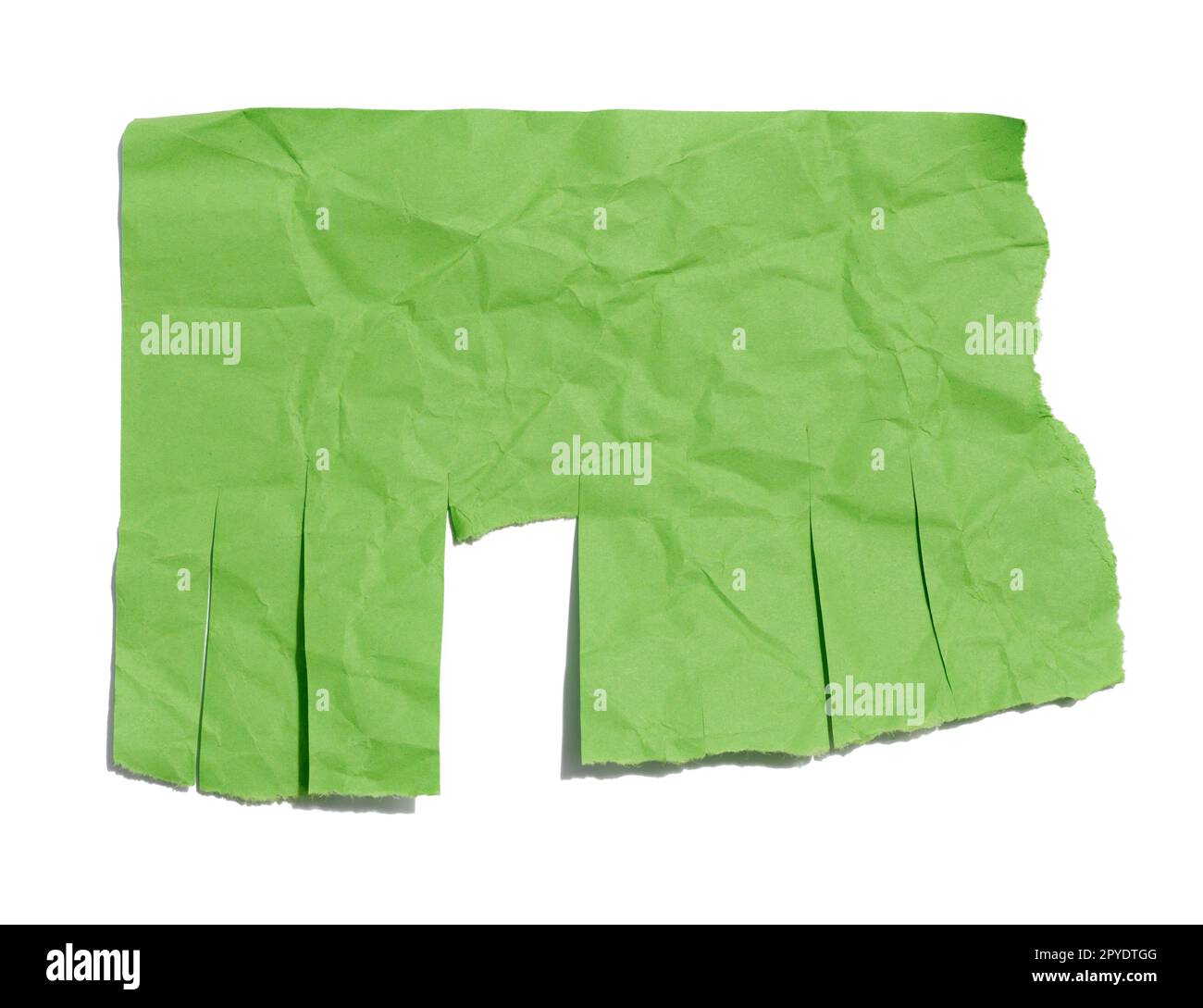 Grünes Blatt Papier mit gerissenen Kanten zum Schreiben einer Anzeige auf einem weißen, isolierten Hintergrund Stockfoto