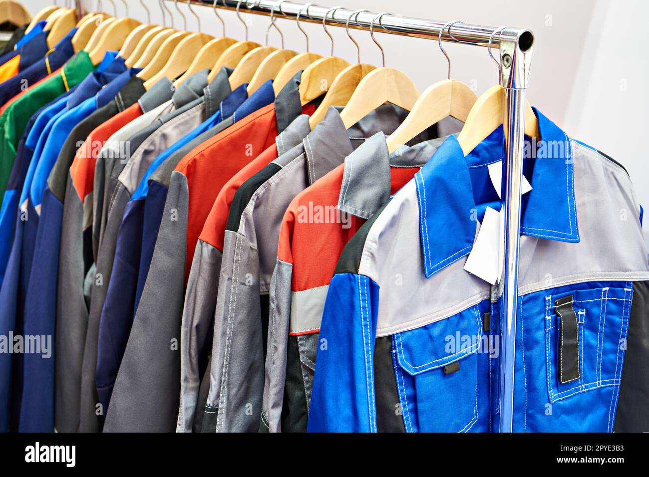 Jacken Arbeitskleidung für Bauunternehmer und Industrie Stockfoto