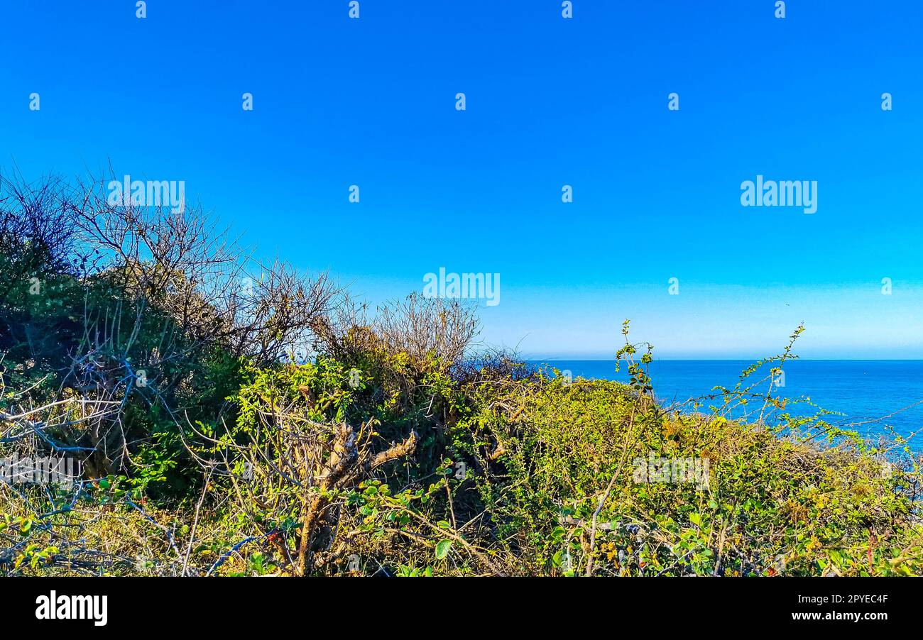 Wunderschöne Meereslandschaft der Stadt mit natürlichem Panoramablick auf Puerto Escondido, Mexiko. Stockfoto