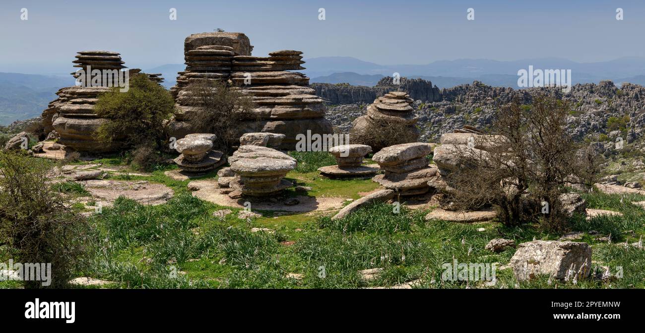 El Torcal de Antequera. Bonitos paisajes Karsticos, con muchas huellas de Amonites. Stockfoto