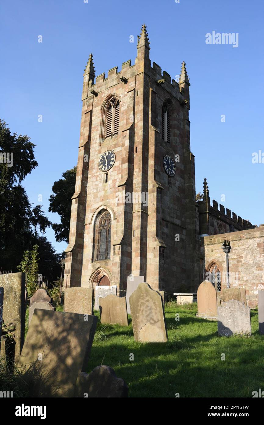 St. Giles-Kirchengebäude im Dorf Hartington, Derbyshire, England, Großbritannien, ländliche englische Kirche, Gotteshaus Stockfoto
