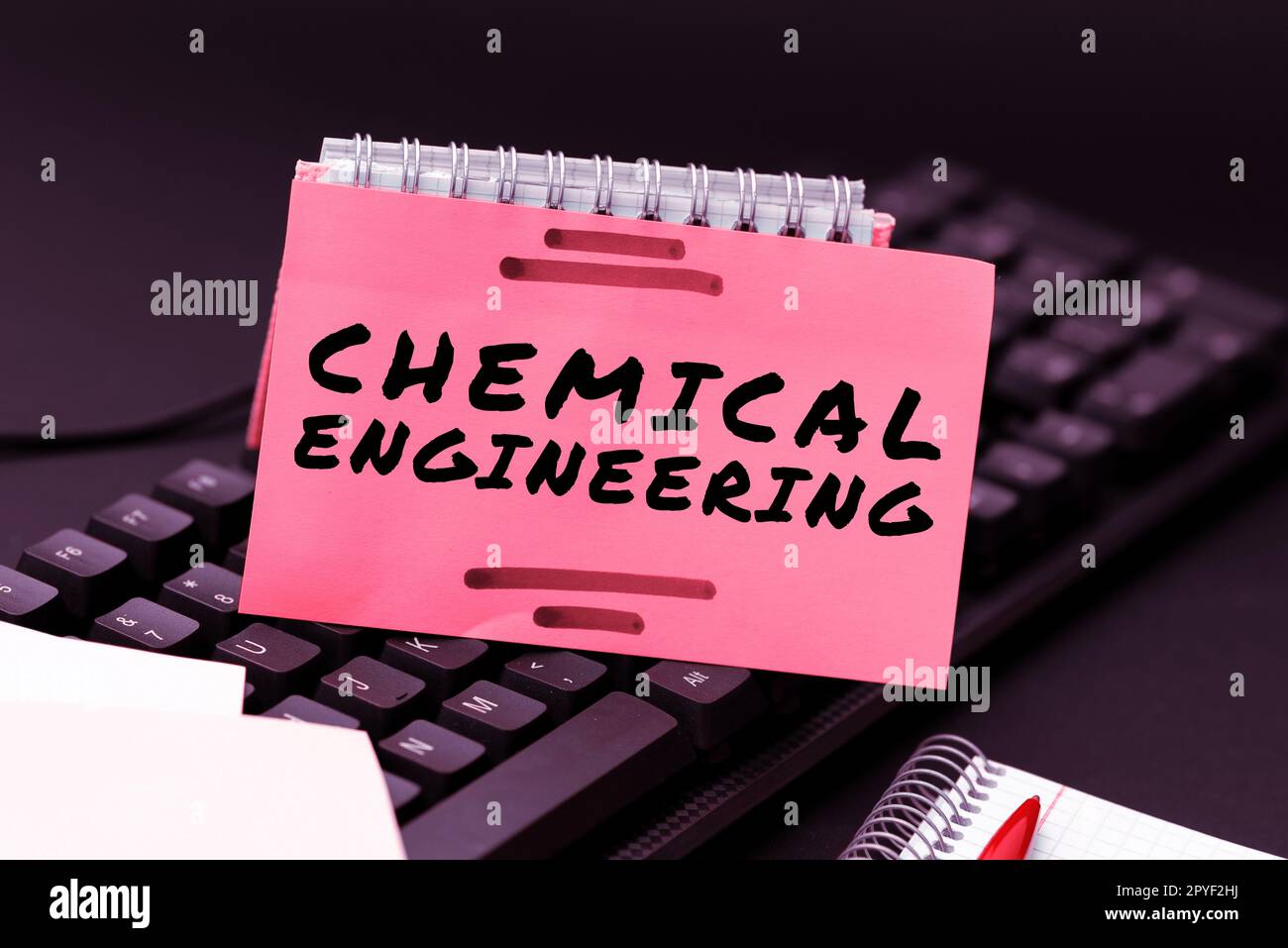 Handschrifttext Chemical Engineering. Wort für die Entwicklung von Dingen, die sich mit der industriellen Anwendung der Chemie befassen Stockfoto