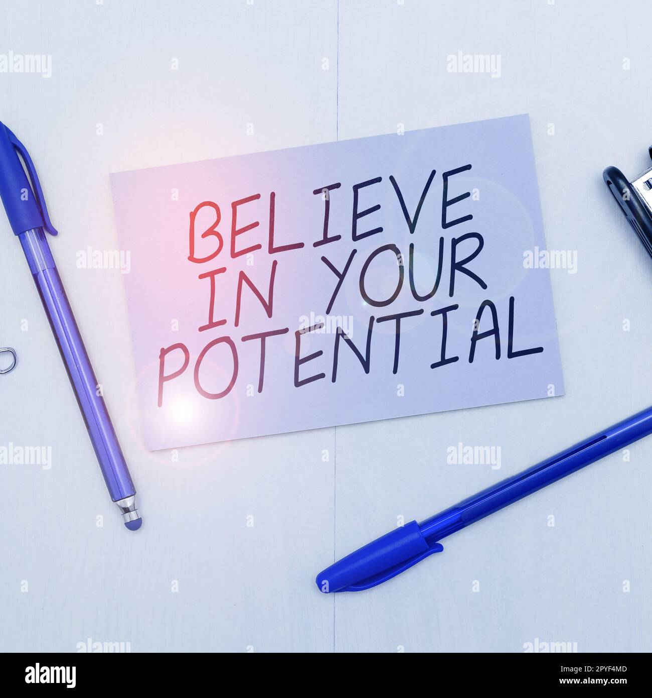 Konzeptionelle Darstellung Glauben Sie an Ihr Potenzial. Das Wort für Selbstbewusstsein inspiriert dich Stockfoto