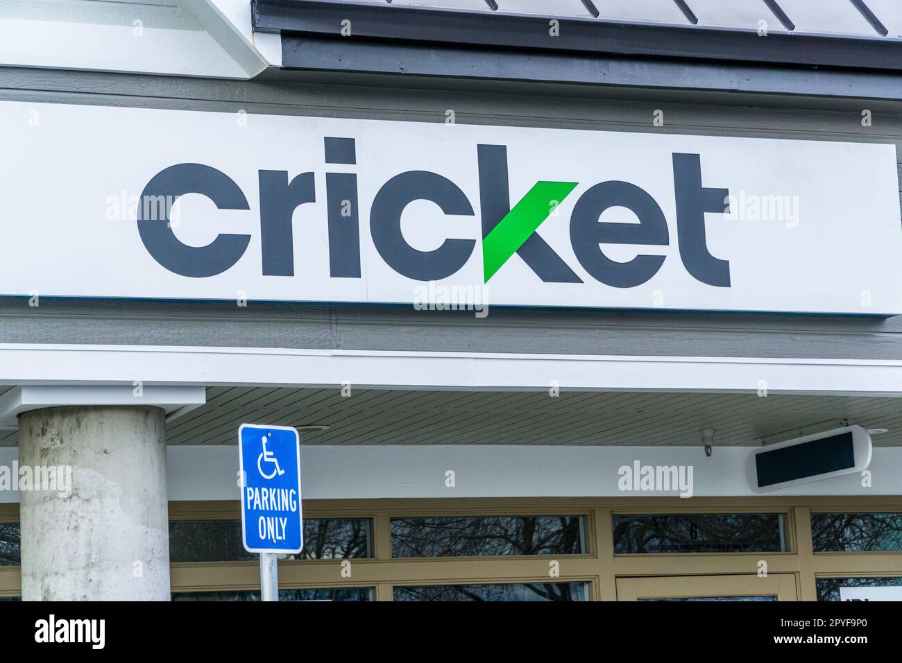 Cricket Wireless Store in Modesto California USA ein AT&T-Unternehmen, das einen kostengünstigen Mobilfunkdienst bietet. Stockfoto