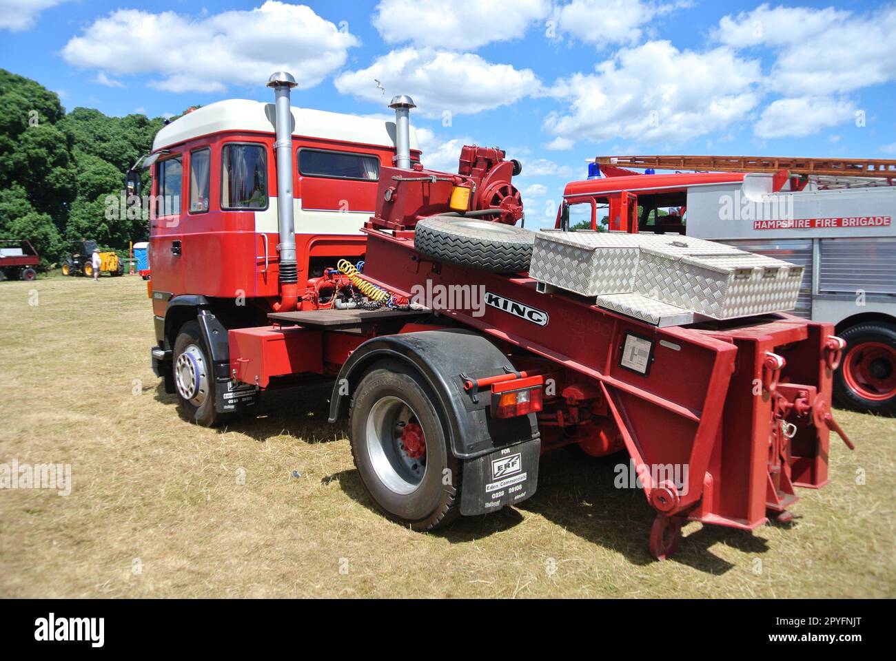 Ein LKW-Fahrerhaus der Baureihe ERF C aus dem Jahr 1984 wurde bei der 47. Historic Vehicle Gathering in Powderham, Devon, England, UK ausgestellt. Stockfoto