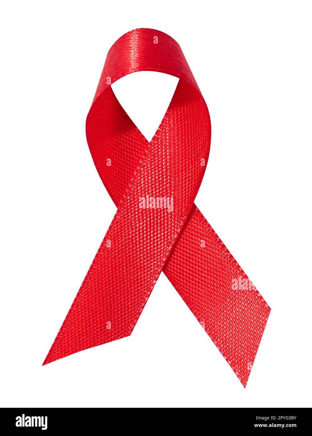 Ein seidenrotes Band in Form einer Schleife ist isoliert auf weißem Hintergrund, ein Symbol für den Kampf gegen AIDS und ein Zeichen der Solidarität und Unterstützung. Stockfoto
