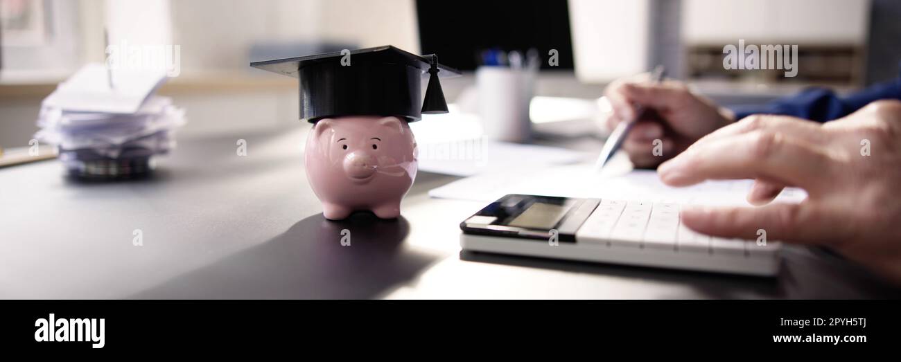 Budgetrechner Für Studiendarlehen Und Piggybank Stockfoto