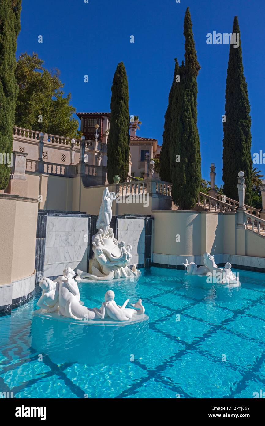 Hearst Castle, erbaut von William Randolph Hearst, befindet sich in San Simeon, Kalifornien Stockfoto