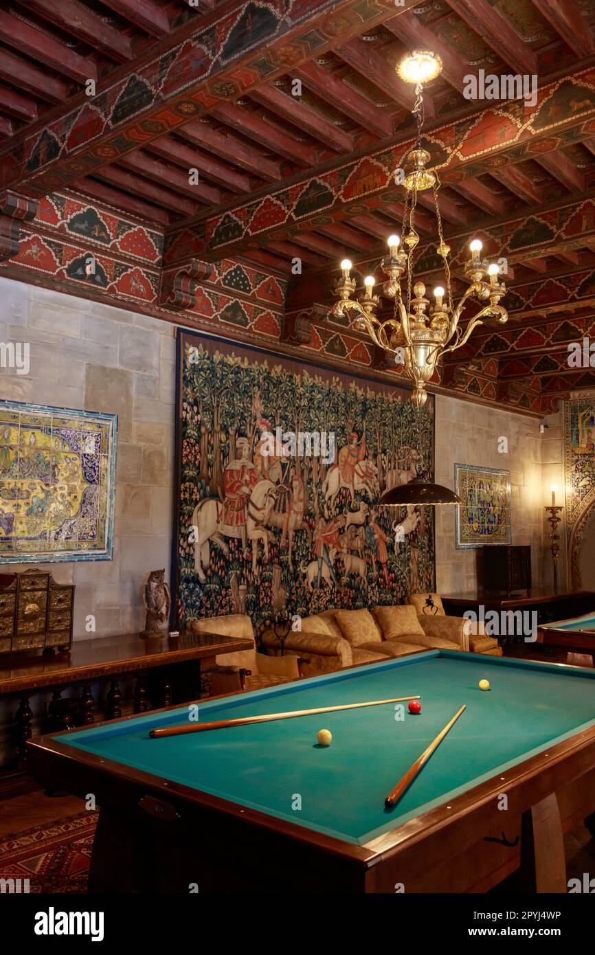 Wandteppiche im Billardzimmer im Hearst Castle, erbaut von William Randolph Hearst - San Simeon California Stockfoto